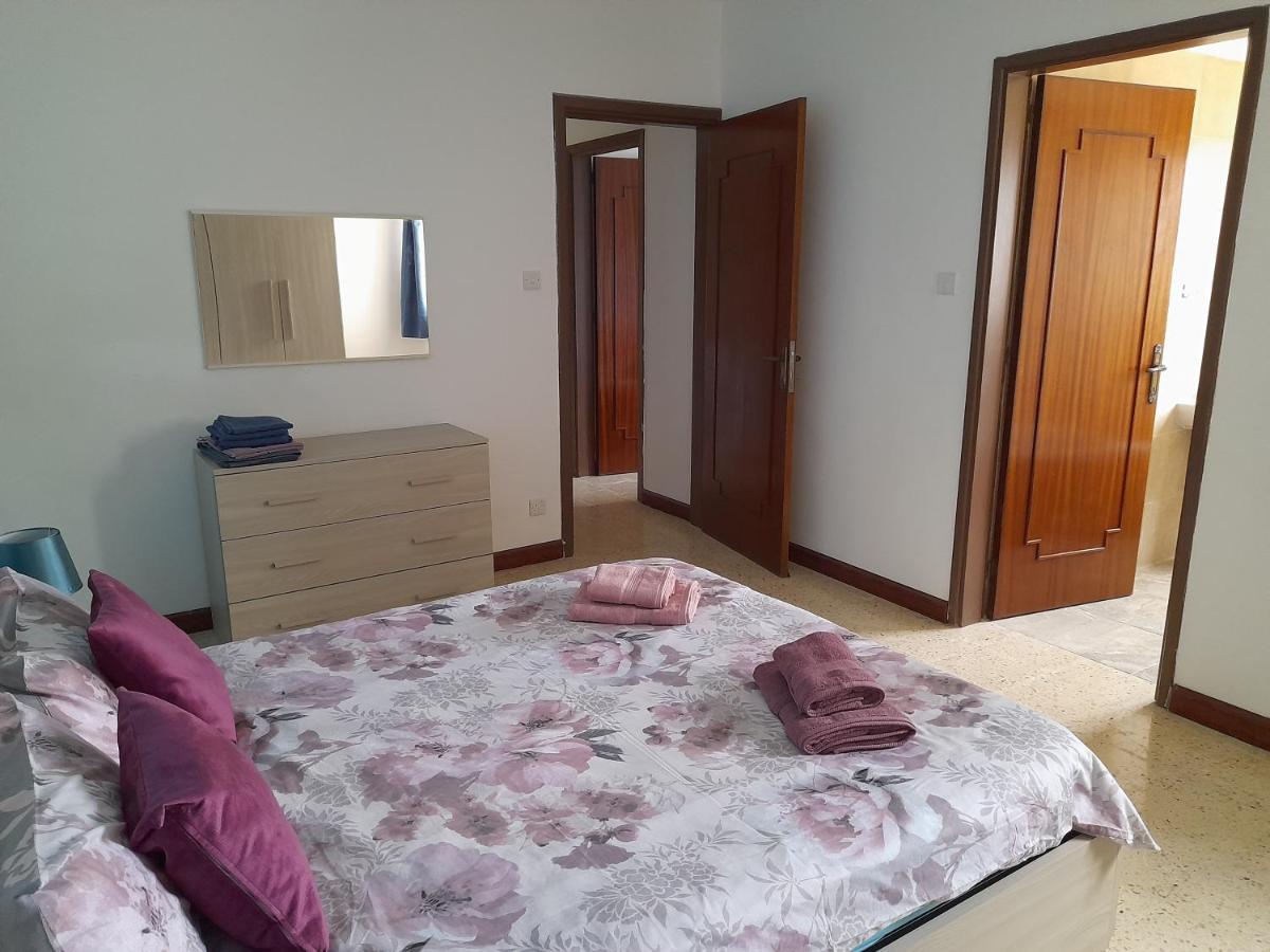 Sunshine Holiday Apartment 4 Next To The Sea 세인트폴스베이 외부 사진