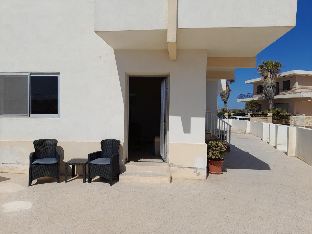 Sunshine Holiday Apartment 4 Next To The Sea 세인트폴스베이 외부 사진